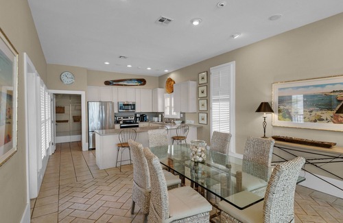 Dune Allen Beach House | Las Brisas, Vizcaya- Waterfront Beach House with Amazing Views & Private Beach