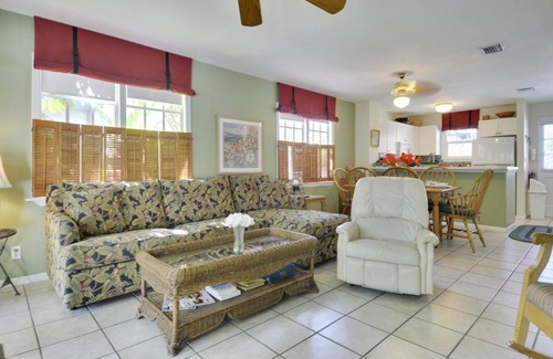 Bahama Village House | Linger Longer (Townhouse)