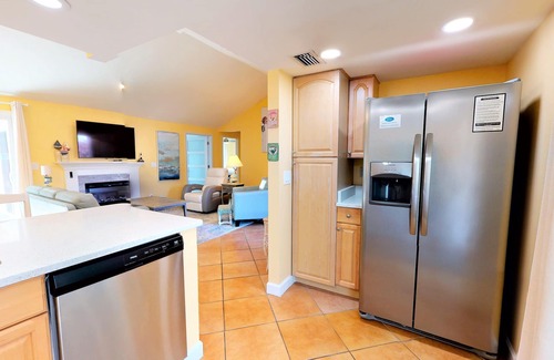 Miramar Beach House | Linkside 475 - 6 seat GOLF CART, single family home, Free WIFI