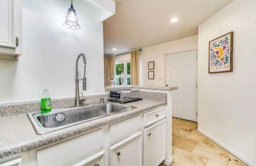 Downtown House | Little Blue Osprey - Heart of downtown Pensacola