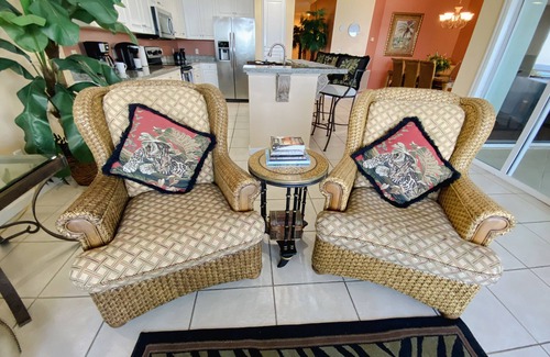 Silver Sands Beach Condo | Little Slice of Paradise-En Soleil-4 Bd/3Ba! Mesmerizing Views! Beach Chair Service Provided!