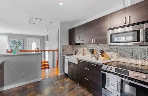 Tallahassee House | Lively and Vibrant Tallahassee Home - FSU - Capitol