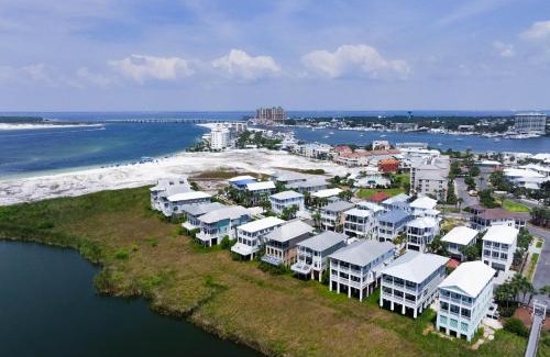 Holiday Isle House | Living The Dream At Destin Pointe Resort