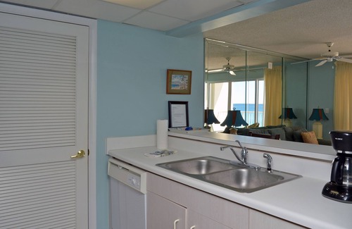 Long Beach Condo | Long Beach August 18, 2025-April 2026 SEE DESCRIPTION PRIOR TO BOOKING