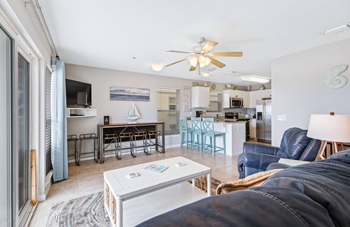 Navarre Beach Condo | Lovely condo with shared pool, washer/dryer, high-speed WiFi, and central AC
