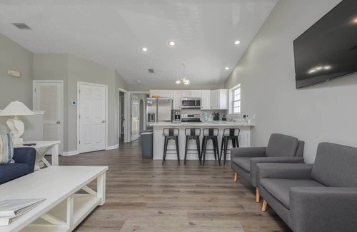 Gulf Lagoon Beach House | Luxurious 6 BR Beachfront Villa