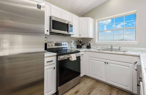 Gulf Lagoon Beach House | Luxurious 6 BR Beachfront Villa