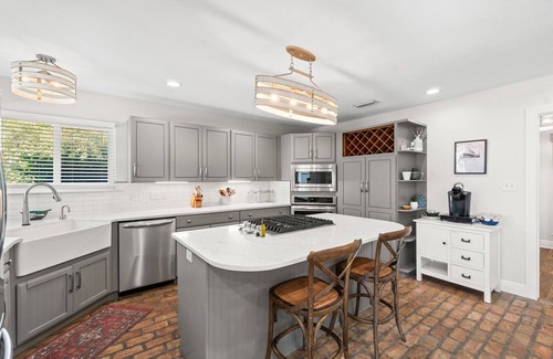 Mary Esther House | Luxury Bayfront Getaway | Private Pool, Pet Friendly, Boat Access | Sleeps 13
