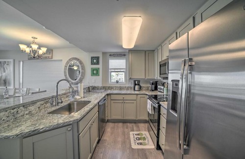 Mexico Beach Apartment | Mexico City Beach Condo with Ocean-View Balcony!