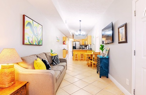 El Centro Beach House | ✨Mighty Paradise✨ Private Pool, Hot Tub, GameRm, Dog-Friendly, Steps to Beach❤️