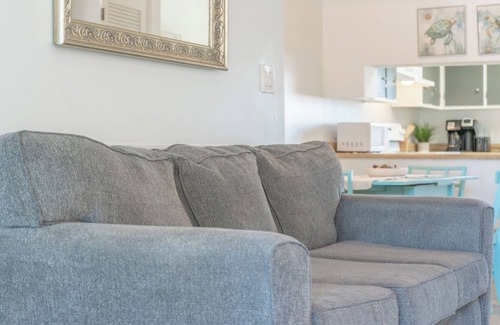 Silver Sands Beach House | Minutes to Beach | Pet-Friendly! | FLPCB96