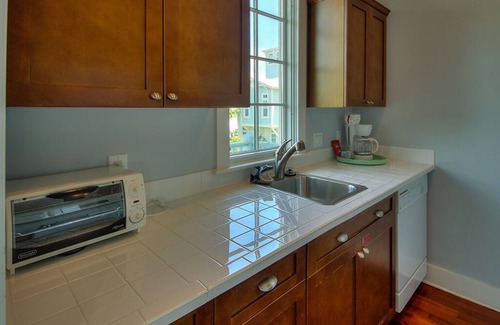 West Panama City Beach Apartment | Moreland Carriage House - Close to Beach & Playground! Free Bikes/Fitness/Tennis