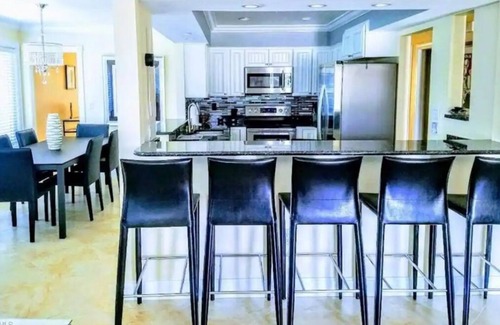 Connors House | Naples Park Pool Home Close to Vanderbilt Beach & Delnor-Wiggins