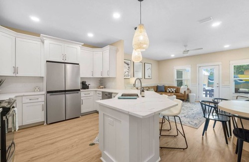 Laguna Beach House | *New*Large Home~Short Walk to Beach+Saltwater Pool
