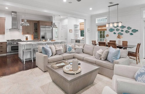Watercolor House | New Pool for 2024. Pet Friendly Luxe Home w Cart, Bikes, Near Camp Watercolor