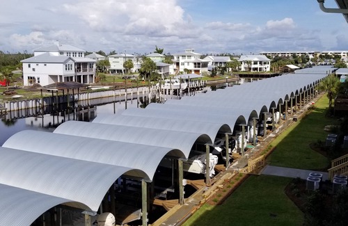 Mexico Beach Condo | NEW PRVTE BOAT SLIP w/LIFT, WKLY DISCS, RENOVATED, WALK TO BEACH, POOL, HOT TUB