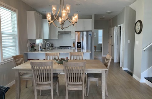 Seacrest House | New Remodel 30A, Beautiful Gulf View! 2 minute Walk to Beach, Community Pool