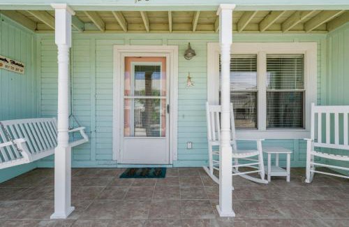 West Panama City Beach House | NEW! Steps To White Sand Beaches! Pool & Grill! 2BR 2BA