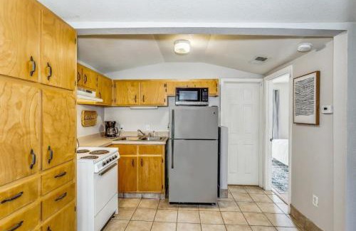 South Pensacola Apartment | North Highlands Nest- Unit D