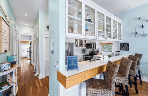 Frangista Beach Cottage | Oct-Dec Reduced!*Pool Access*Beach Gear Included!