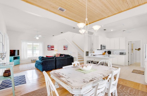 Inlet Beach House | ⭐Only 2 Blocks to Beach~Wraparound Porch + Top Deck~Inlet Rose