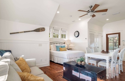 Watercolor Apartment | Packed Prime Luxury CarriageApt by Camp Watercolor