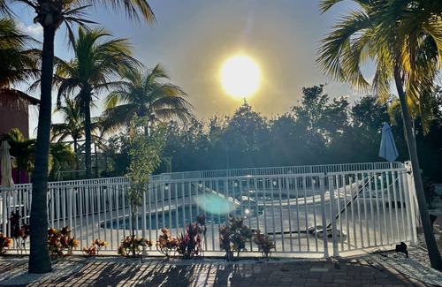Summerland Key Cottage | PALM COTTAGE sleeps 4. Fall and Holiday season at Hidden Hammock.