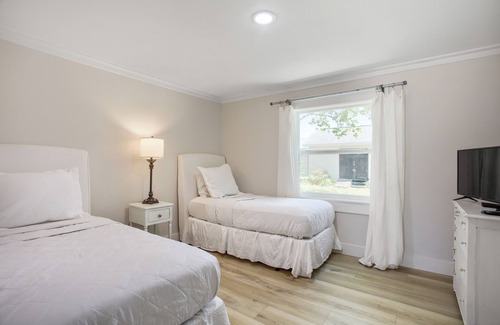 Laguna Beach Estates House | Paradise Palms | 4BR Beach House, Spa Pool, Deck, Steps to Beach, Sleeps 8