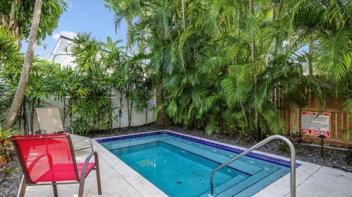 The Meadows House | Paradise Place by AvantStay Key West Old Town Condo w Shared Pool