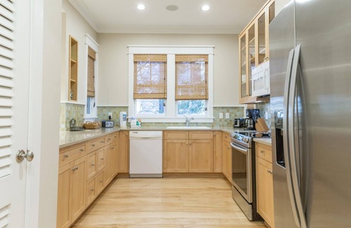 Watercolor House | Park District! 2-5 Blocks from the Beach! Outdoor Grill! Sonos Sound System!