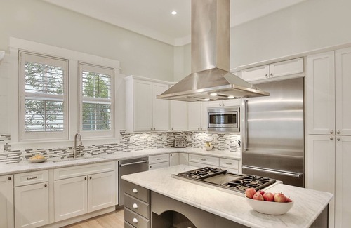 Watercolor House | Park District Paradise: Bikes, Golf Cart, WaterColor Beach Club Access, and Luxury Living.