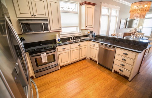 Inlet Beach Heights House | Peach on the Beach. 4 Br home. 15 steps from the beach!