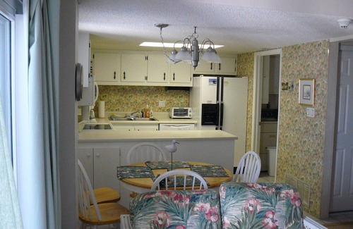 Sunnyside Condo | Perfect Spot for a Well Deserved Vacation! Check Us Out!