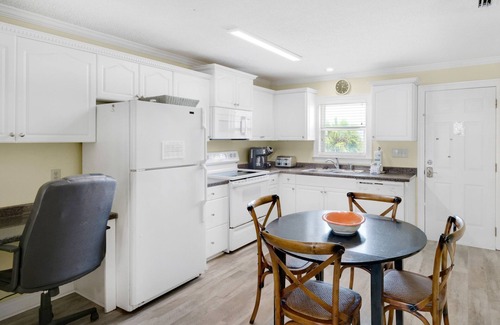Lower Grand Lagoon Condo | 🐶Pet Friendly~ 66ft from Beach Access~ Complex Pool~ 2BR Gulfside Condos #3