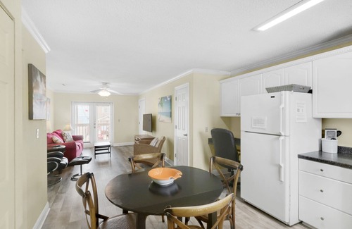 Lower Grand Lagoon Condo | 🐶Pet Friendly~ 66ft from Beach Access~ Complex Pool~ 2BR Gulfside Condos #3