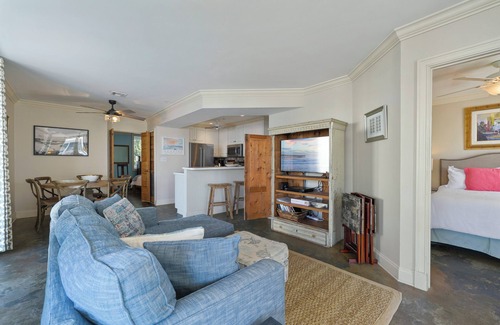 Seaside Condo | Pet Friendly in Seaside, Location, Large Wrap-Around Balcony + 2 Adult Bikes!