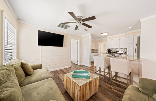 Bahama Beach House | Pet Friendly House three minute walk to Beach!