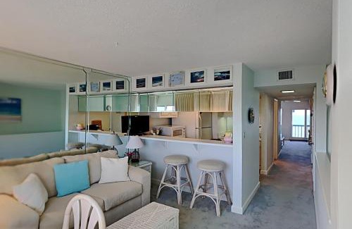 Sunnyside Apartment | Pinnacle Port a-738 - Sea Forever