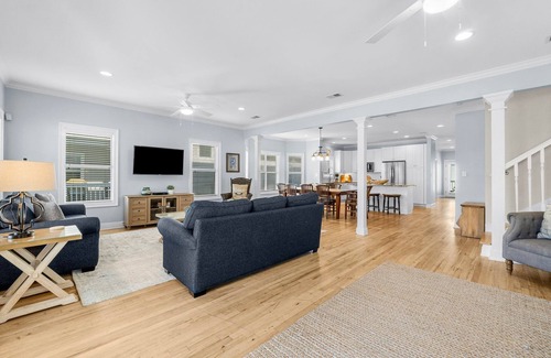 Crystal Beach House | Pool + Hot Tub - Block to Beach - Golf Cart - HUGE Home + Carriage House