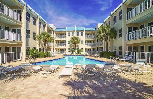 Holiday Isle House | Poolside Villas #104