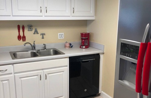 Sunnyside Condo | Postcard Views/Paradise Found/Pinnacle Port
