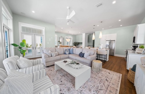 Sunnyside House | Premium Gulf Front Home! New Remodel. Now with Beach Service Included!