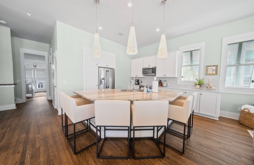 Sunnyside House | Premium Gulf Front Home! New Remodel. Now with Beach Service Included!