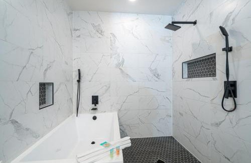 Santa Monica House | Private Beach, Heated Pool, Gulf Beach Front