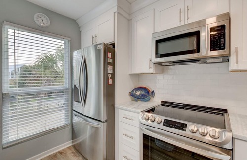 Seacrest Condo | PRIVATE BEACH - Gulf Peeks - Newly renovated - Bikes incl - 7 Palms