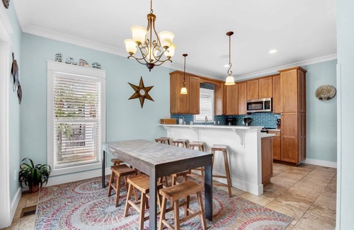Frangista Beach House | Private Heated Pool🌊Walk 2 Beach~Beach Service~4 Bikes~4BR Neptune's🔱 Nook