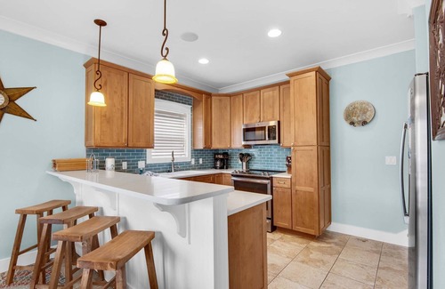 Frangista Beach House | Private Heated Pool🌊Walk 2 Beach~Beach Service~4 Bikes~4BR Neptune's🔱 Nook