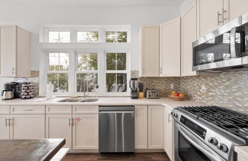 Rosemary Beach House | Private Heated Pool/5BR/Located Close to Beach & Rosemary Town Center
