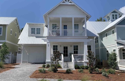 Lakeside at Blue Mountain Beach House | Private Home in Blue Mountain Beach. Easy Walk to Beach
