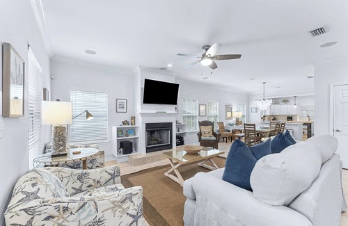 Crystal Beach House | Private Pool + Hot Tub - Block to Beach - Golf Cart - GameRoom - Carriage House